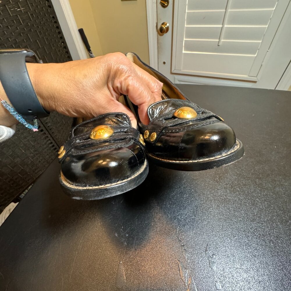 Dolce & Gabbana black pump with gold tone hardware size 39 - Picture 11 of 12